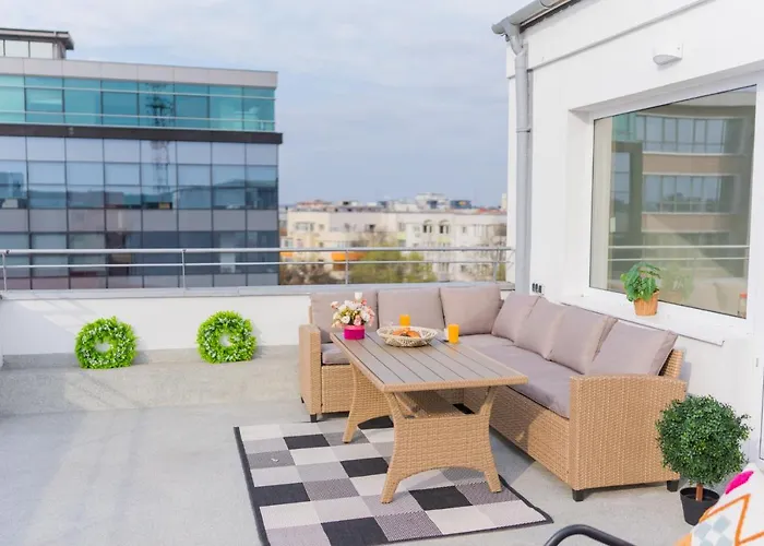 Penthouse With Huge Rooftop Terrace & City View Bucureşti